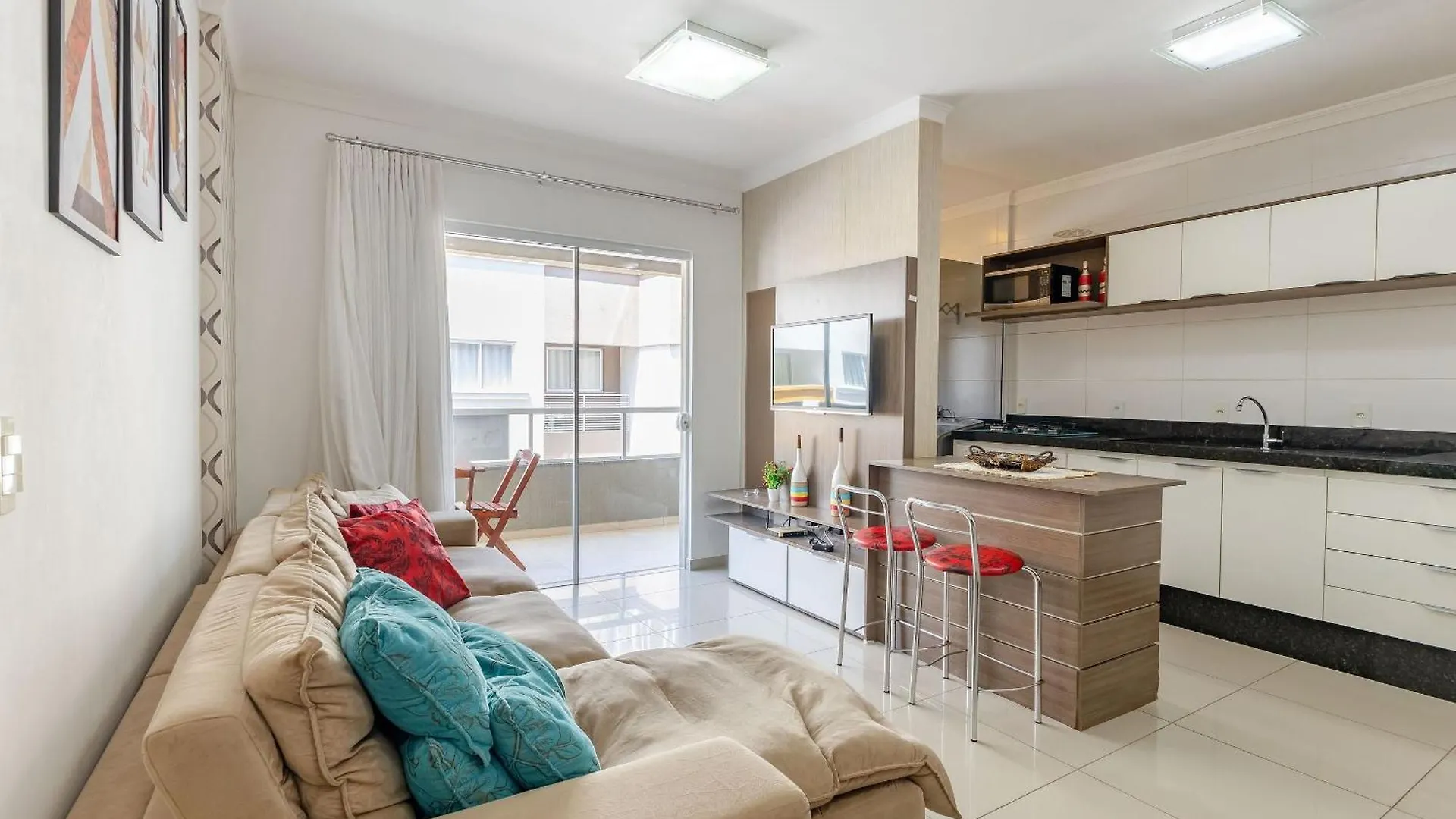 Apartamento Em Bombas - Otimo Para Familias - 2 Dorms 5 Pesssoas Bombinhas 0*,  Brazil